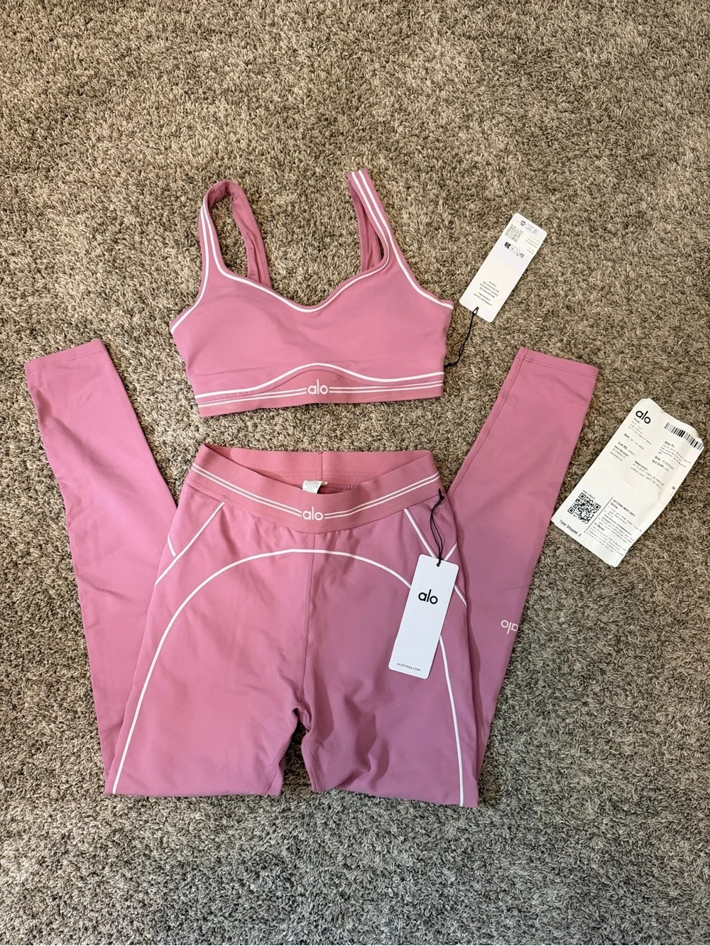 ALO Yoga Women's Heart Throb Sports Bra & Legging Set